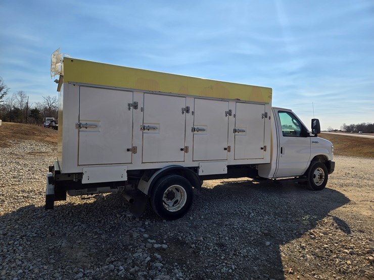 2019-ford-e450-image-11