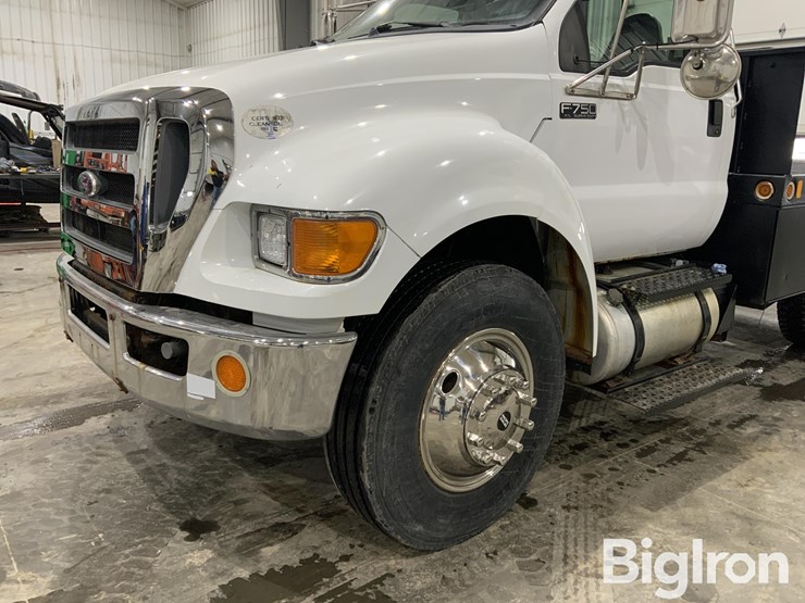 2011-ford-f750-xl-image-18