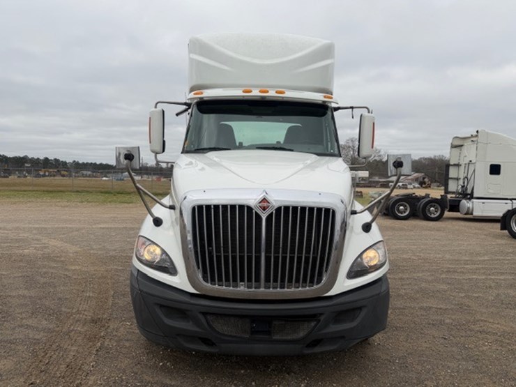 2016-international-prostar-image-6