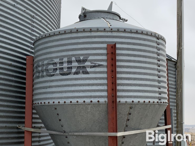 sioux-60-bushel-bulk-bin-image-12