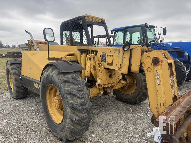 caterpillar-th83-image-15