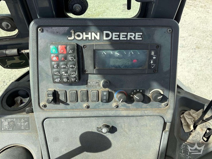 2015-deere-310sl-image-24