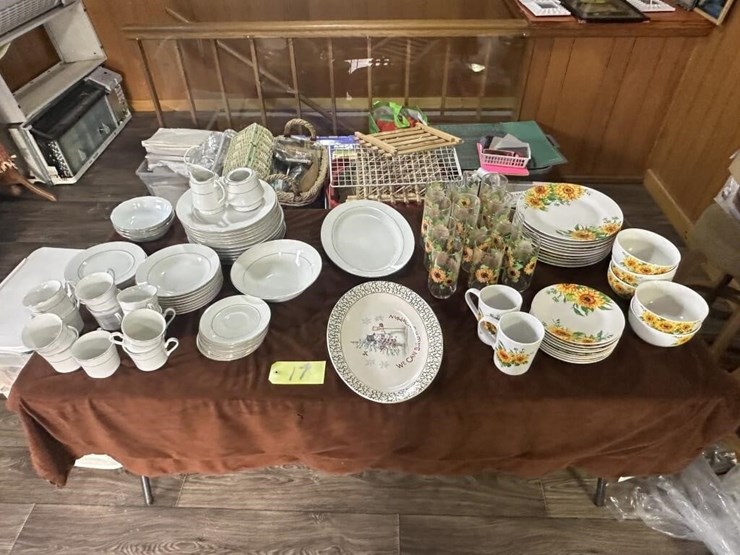 vintage-glassware-sets-image-1