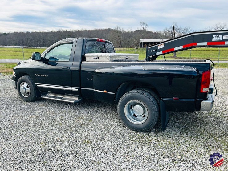 2004-dodge-ram-3500-image-3