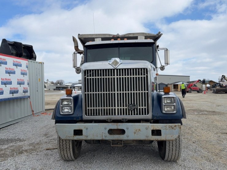 1998-international-9300-image-33