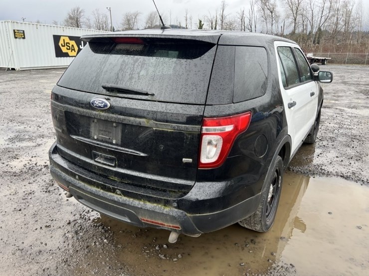 2015-ford-explorer-image-4