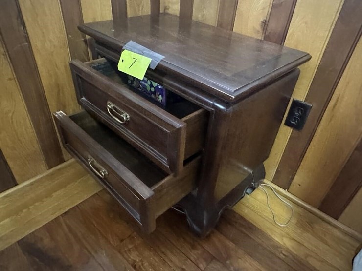 wooden-nightstand-image-4