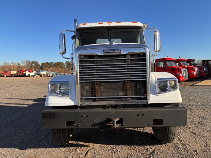 2016-freightliner-coronado-122-sd-image-11