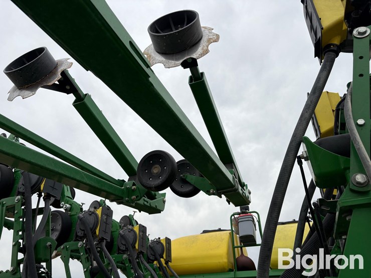 2015-john-deere-1795-image-13