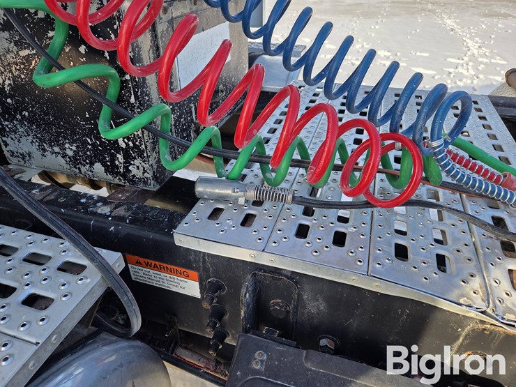 2004-sterling-at9500-image-15