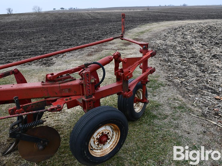 international-720-image-13