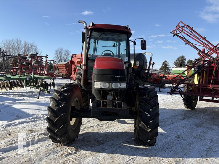 2013-case-ih-farmall-125a-image-2