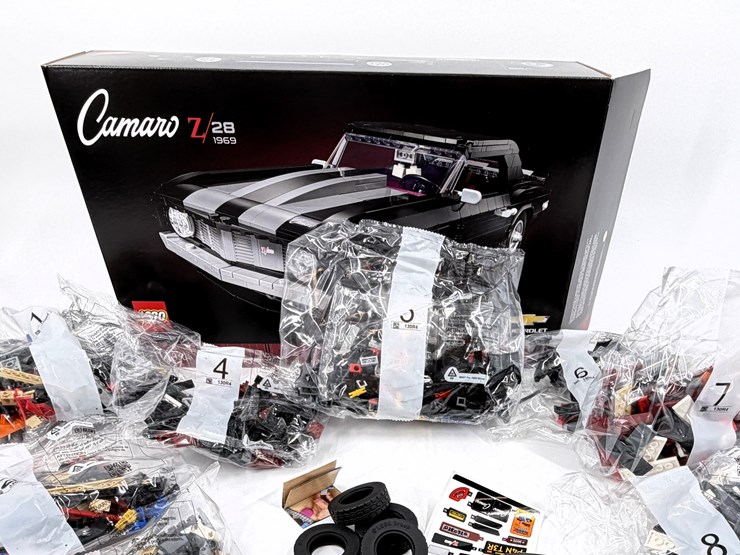 #32603-•-lego-icons-camaro-z28-set-image-14