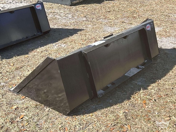 2025-swict-72in-bucket-skid-steer-attachment-image-4