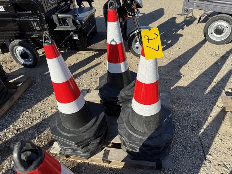 25-traffic-cones-image-1