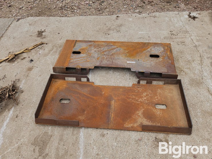 universal-skid-steer-mounting-plates-image-5