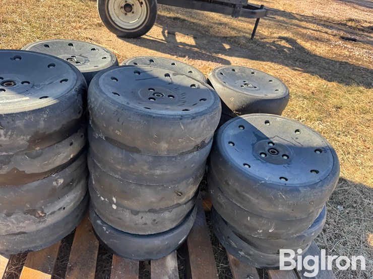 john-deere-closing-wheels-image-11