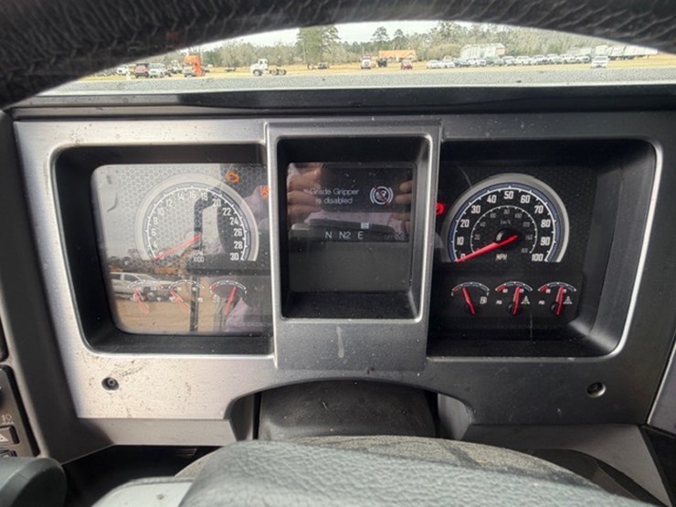 #227-•-2020-mack-anthem-image-59