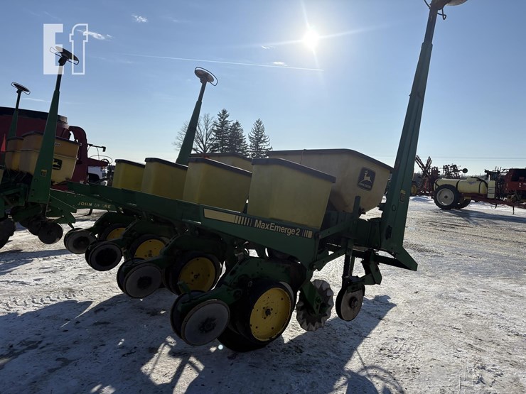 john-deere-7200-image-11