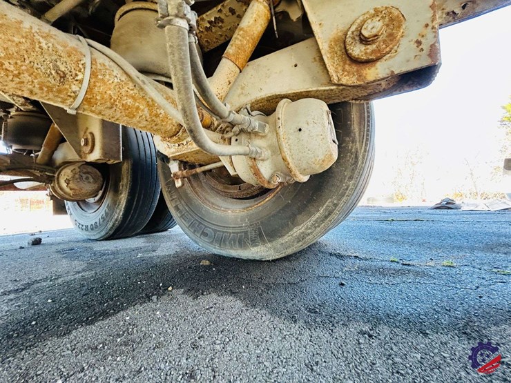 2001-utility-53-ft-image-32