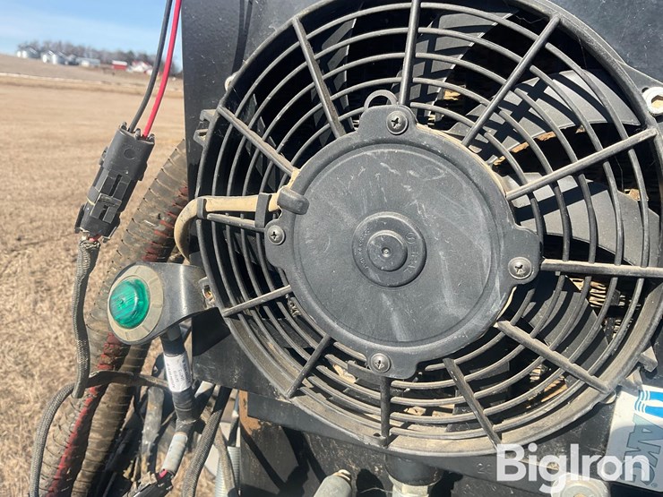 2014-kinze-4900-image-16