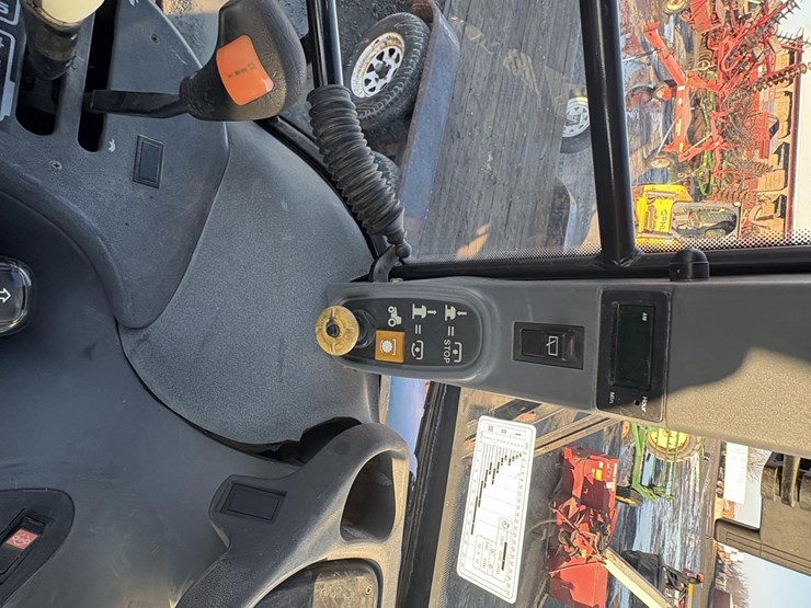 new-holland-ts110-image-19