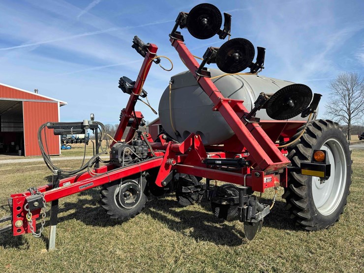 case-ih-2800-image-1