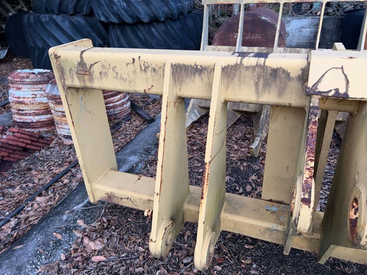 96”-wide-pallet-forks-image-6