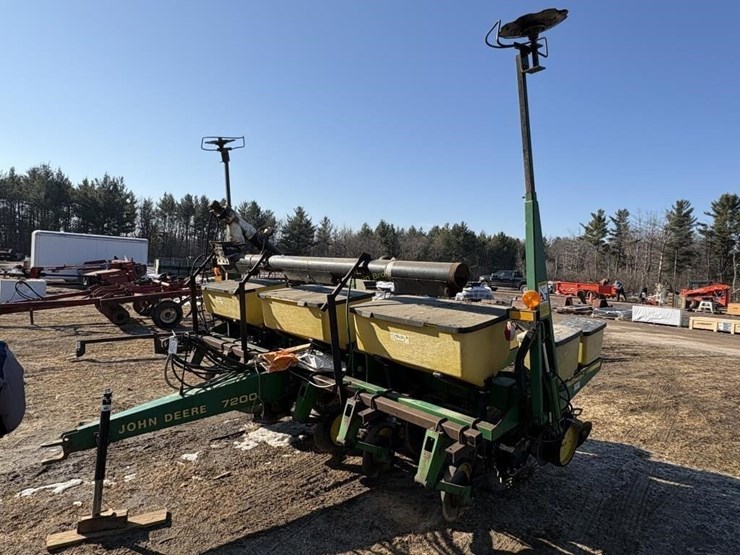 john-deere-7200-image-1