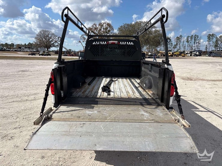 2019-chevrolet-silverado-2500hd-image-9