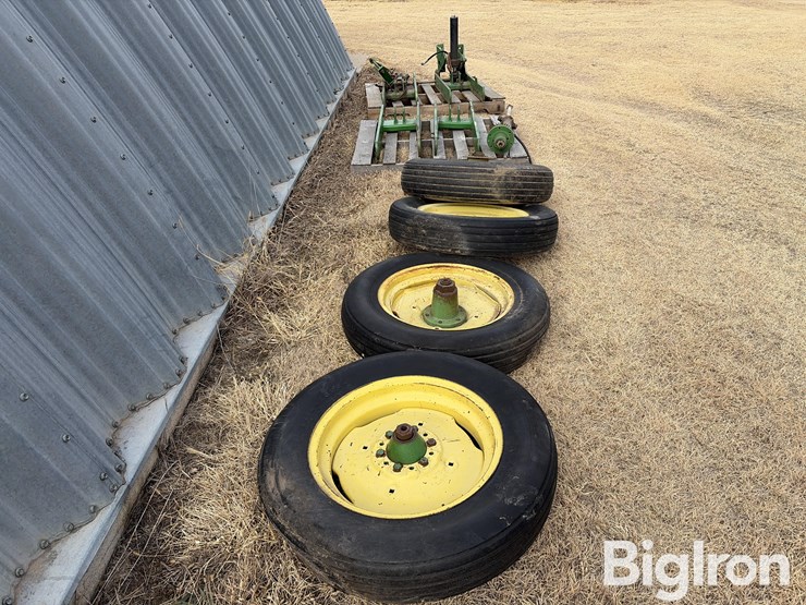 john-deere-1770-wheels-&-drive-frames-image-2