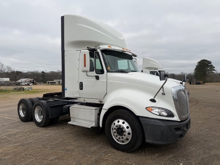 2016-international-prostar-image-2