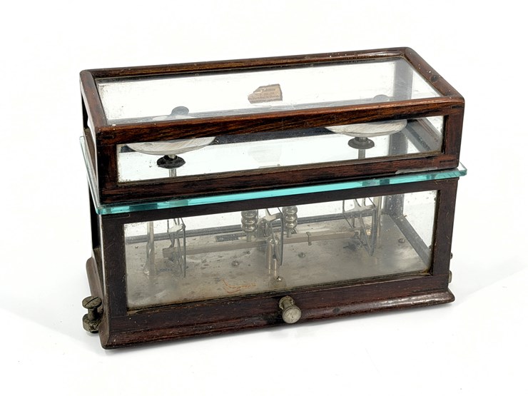 #1060-•-chemists-jeweler-drugstore-torsion-balance-scale-image-1