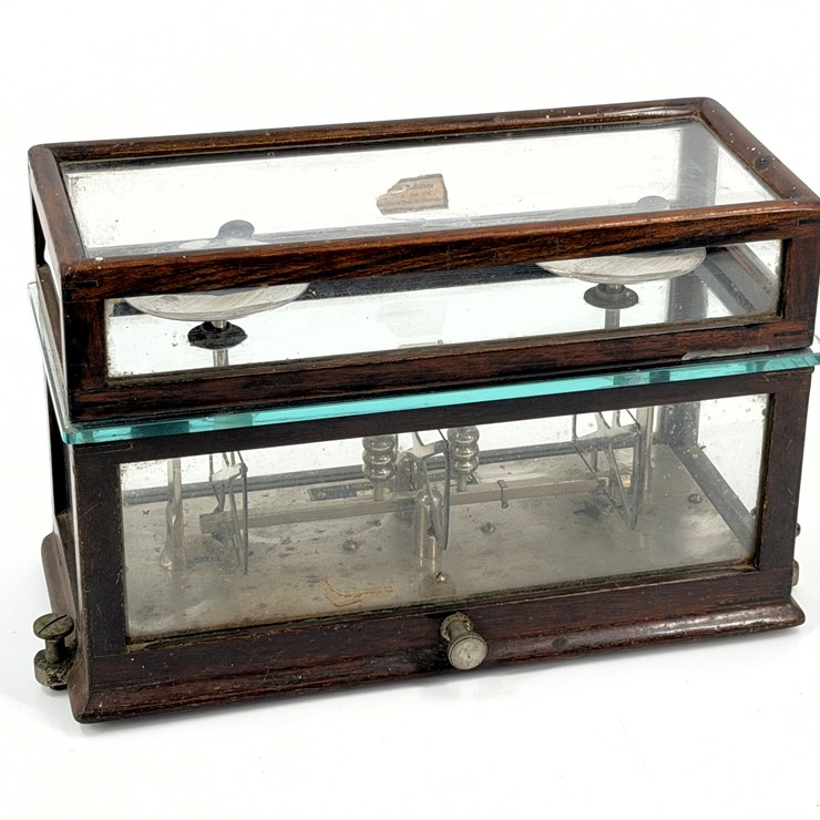 #1060 • CHEMISTS JEWELER DRUGSTORE TORSION BALANCE SCALE