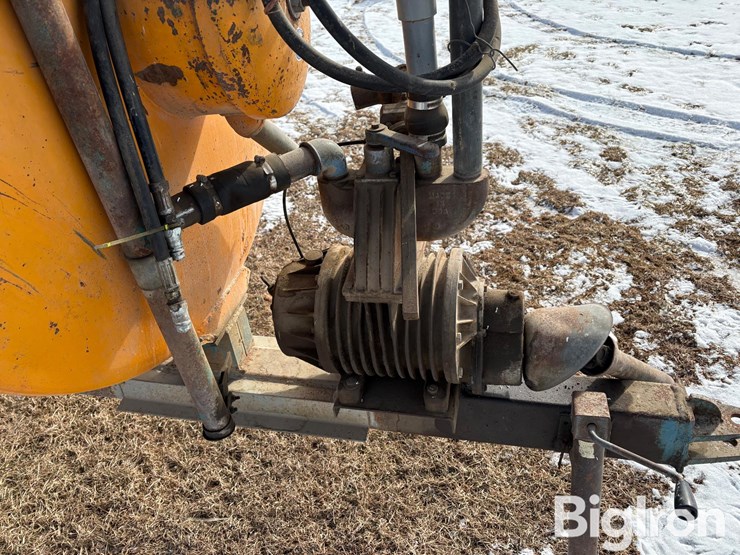 better-built-1100-manure-tank-image-11