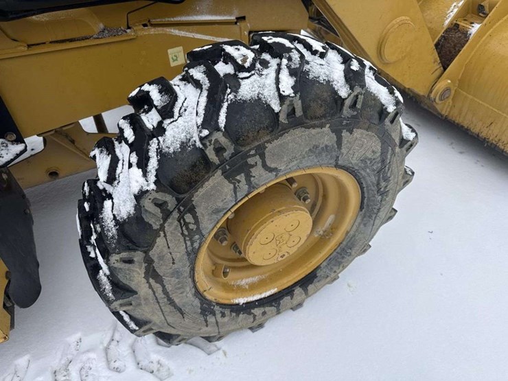 caterpillar-420f-image-24