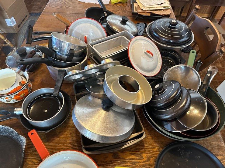 misc.-pots-&-pans-image-11