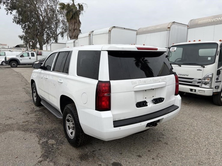 2015-chevrolet-tahoe-image-4
