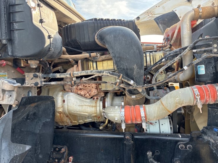 2014-freightliner-coronado-122-sd-image-13