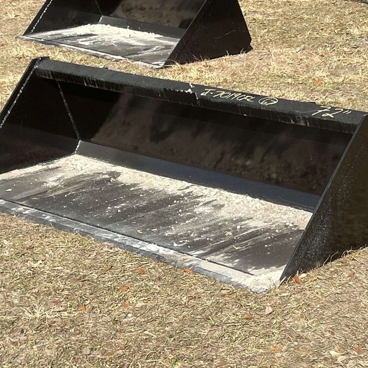 2025 Swict 72in. Bucket Skid Steer Attachment