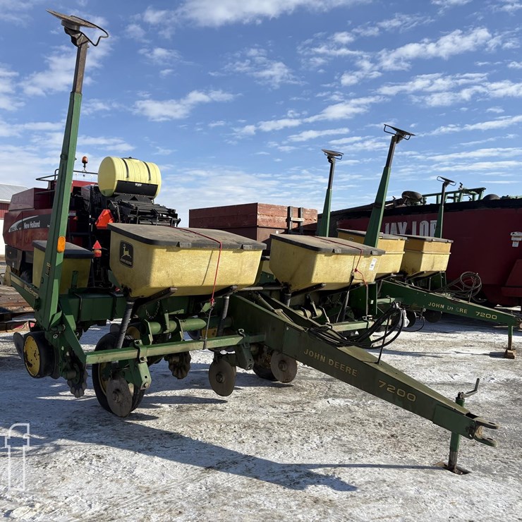 JOHN DEERE 7200