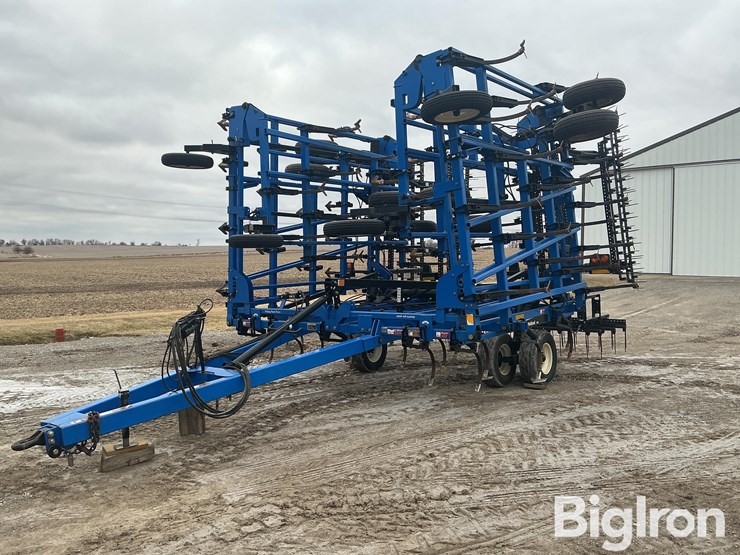 new-holland-st250-image-1