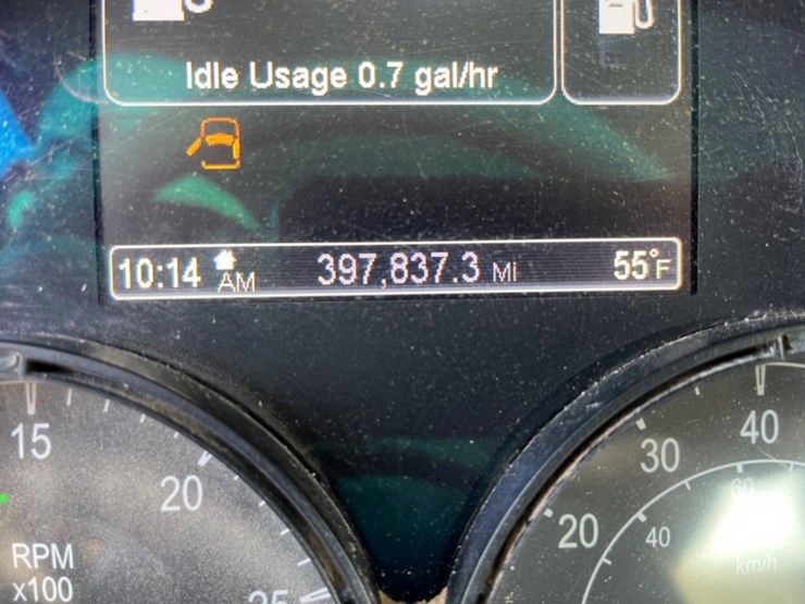 2017-peterbilt-579-image-17