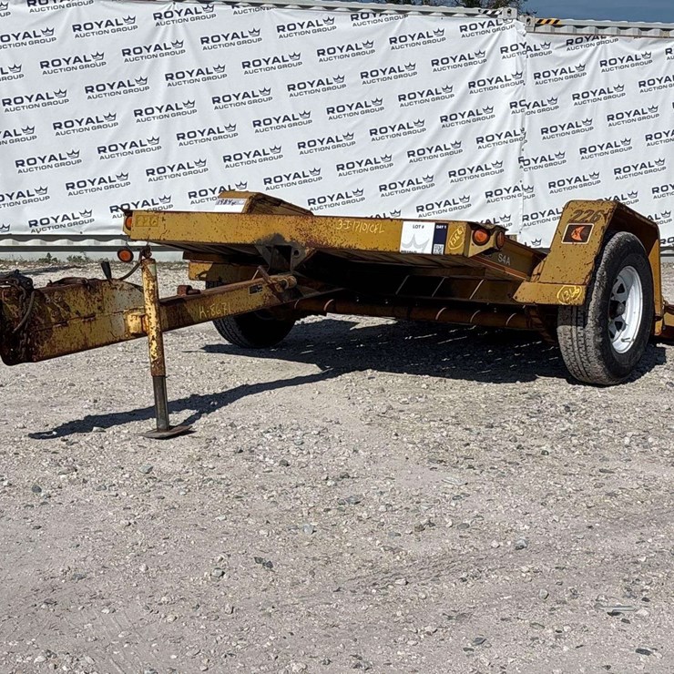 1984 Charles Machine Works S4A S/A Tilt Deck Trailer