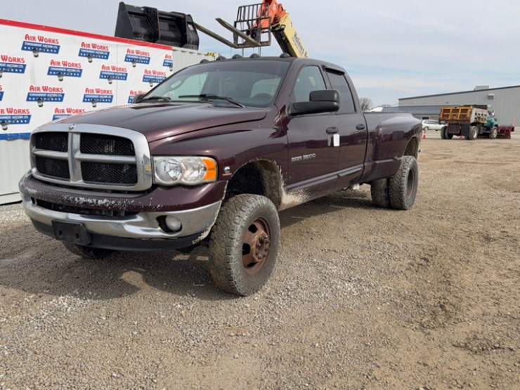 2004-dodge-ram-3500-image-3