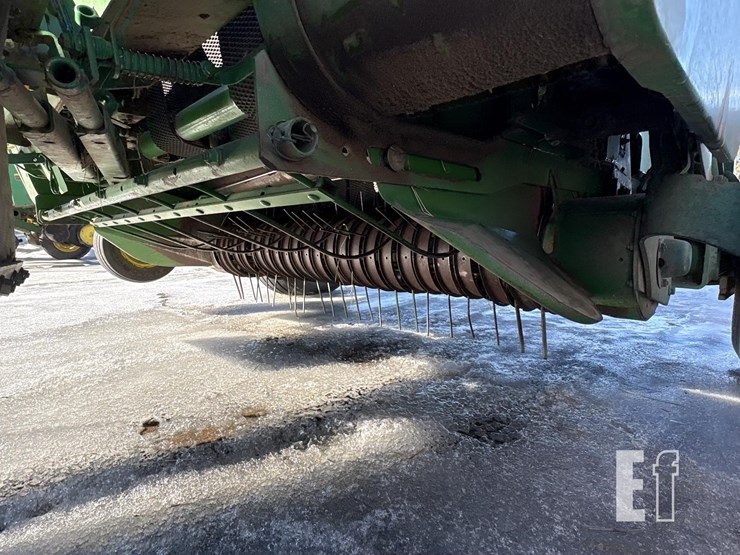 2000-john-deere-567-image-7