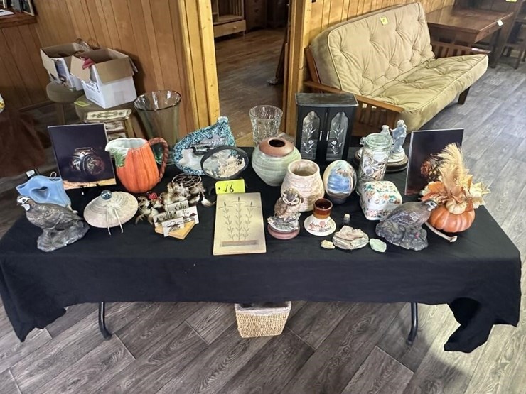 vintage-glass-collectibles-image-1