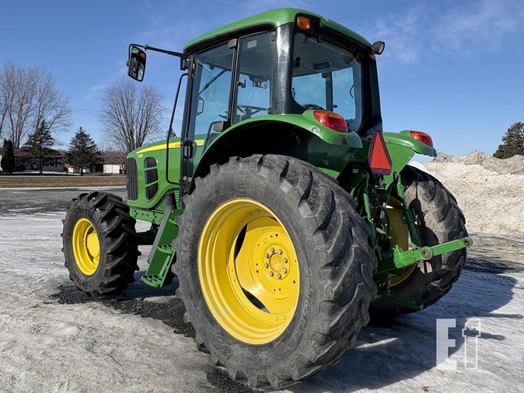 2011-john-deere-7130-image-13