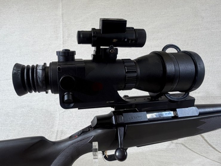 #215-•-browning-a-bolt-rifle-image-29