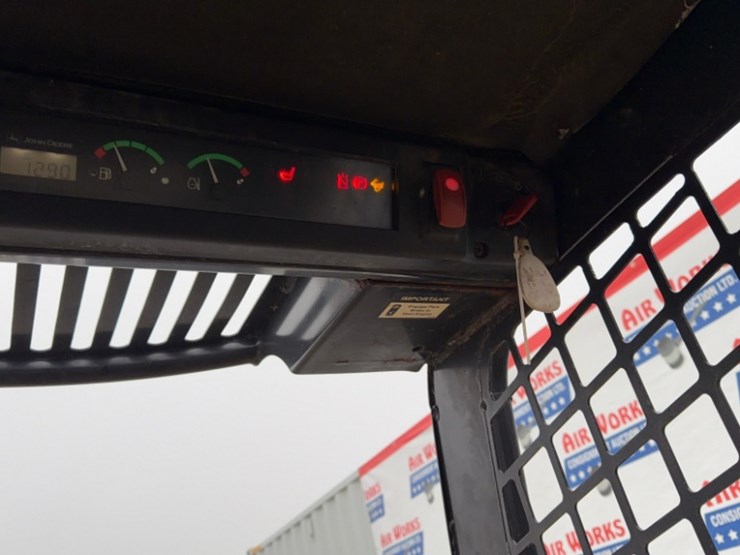 john-deere-325-image-12